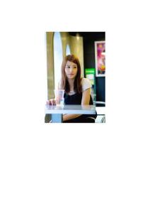 清純亮麗的少女