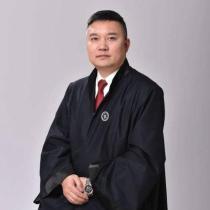 張洪律師